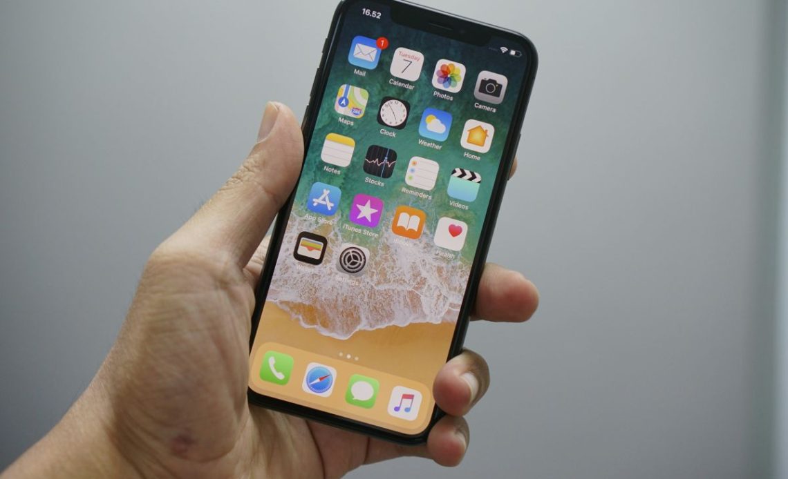 jak ukryc aplikacje iphone